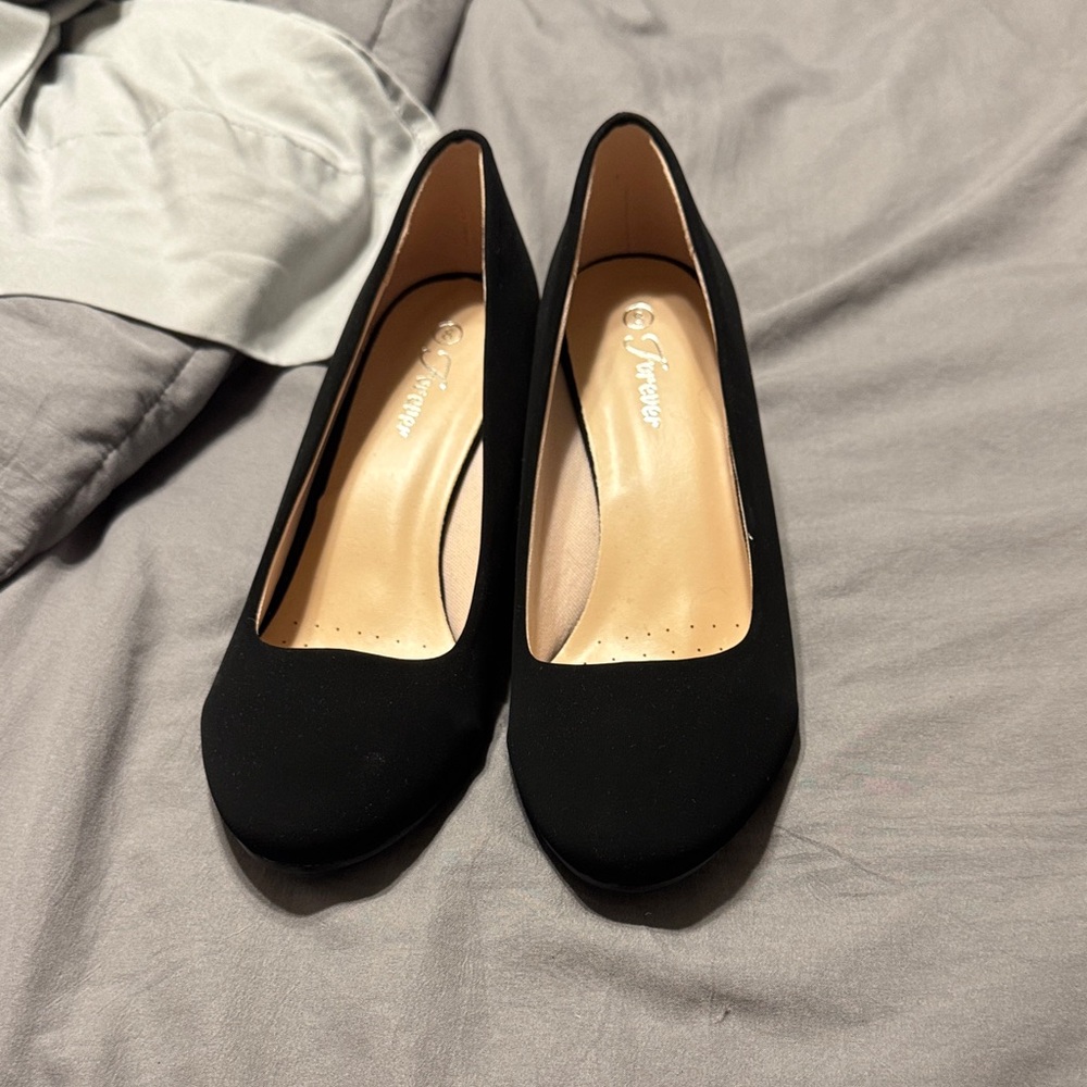 Forever 21 Classic Black Heels